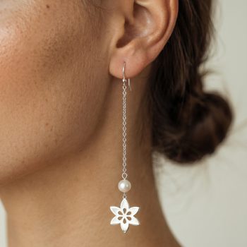 Earrings clematis 6 - pearl on a chain