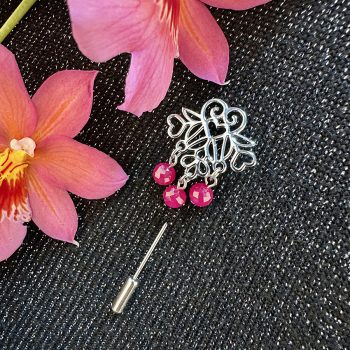 Brošňa srdiečko Polomka ornament 1 – rubínový korund