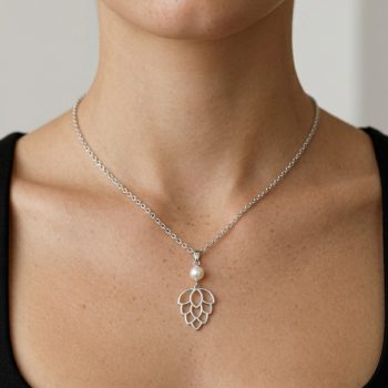 Prívesok chmeľ s perlou