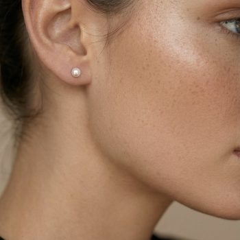 Napichovacie náušnice biele sladkovodné perly - 3mm