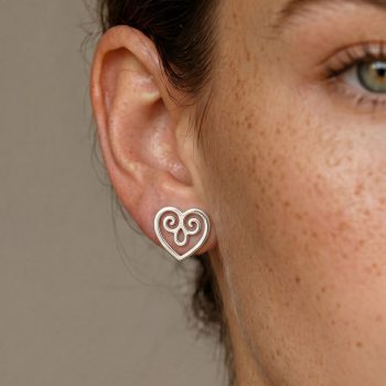 Studs small hearts