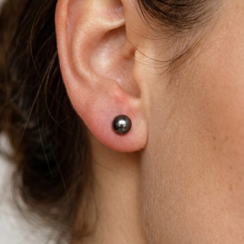 Napichovacie náušnice čierne sladkovodné perly - 6mm