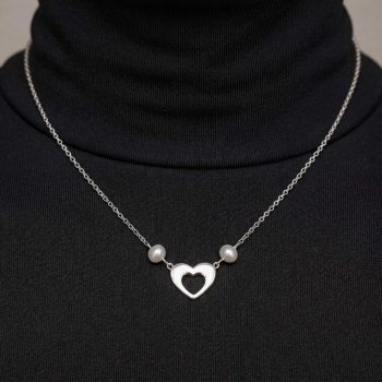 Náhrdelník malé srdiečko ornamentika +2perly