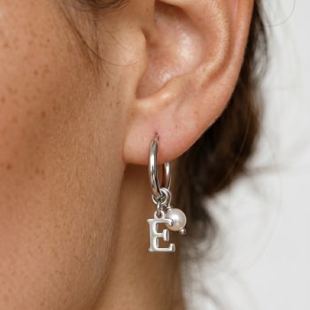 Náušnice abeceda MALÝ KRUH (rôzne písmená na výber) + sladkovodná perla