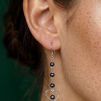 Earring 1 heart ornamentalistics - black pearls - long