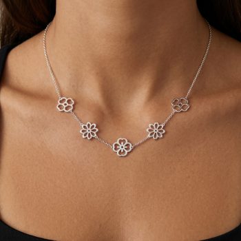 Necklace flower combination