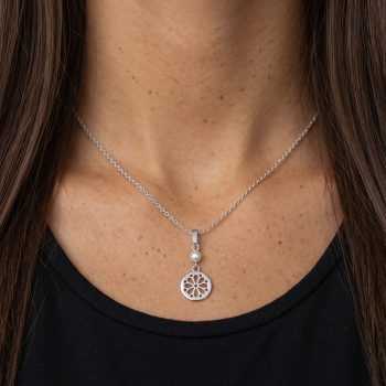Prívesok čipka – margarétka mini+ sladkovodná perla