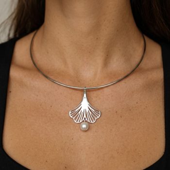 Hoop choker necklace ginkgo